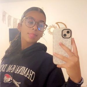 Meet your Posher, Eva